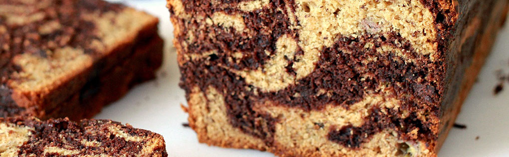 PAIN AUX BANANES AVEC UN SOUPÇON DE CHOCOLAT PAIN AUX BANANES AVEC UN SOUPÇON DE CHOCOLAT